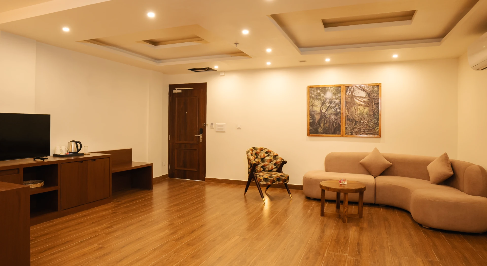 business- suit living room